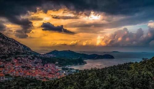  「济南」山东第一大城市进行较量，济南和青岛，未来谁能更快脱