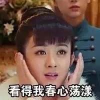 平胸与大胸的穿衣效果，看完后你会为自己拥有平胸而骄傲