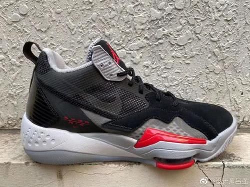  『新品』耐克新品篮球鞋曝光！复古外形颜值高，新科技引入，或成未来重点