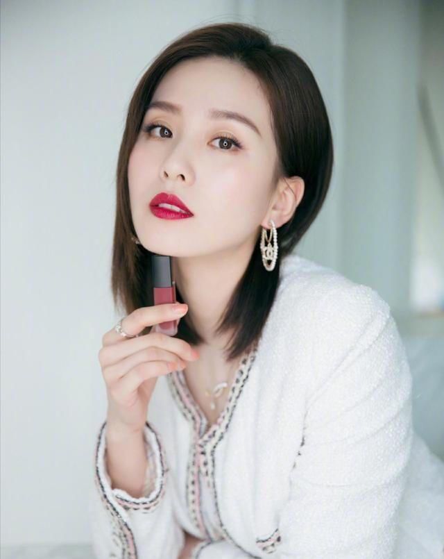  「小妙」掌握变白小妙招，从颜色上入手，你也可以像明星一样引人注目！