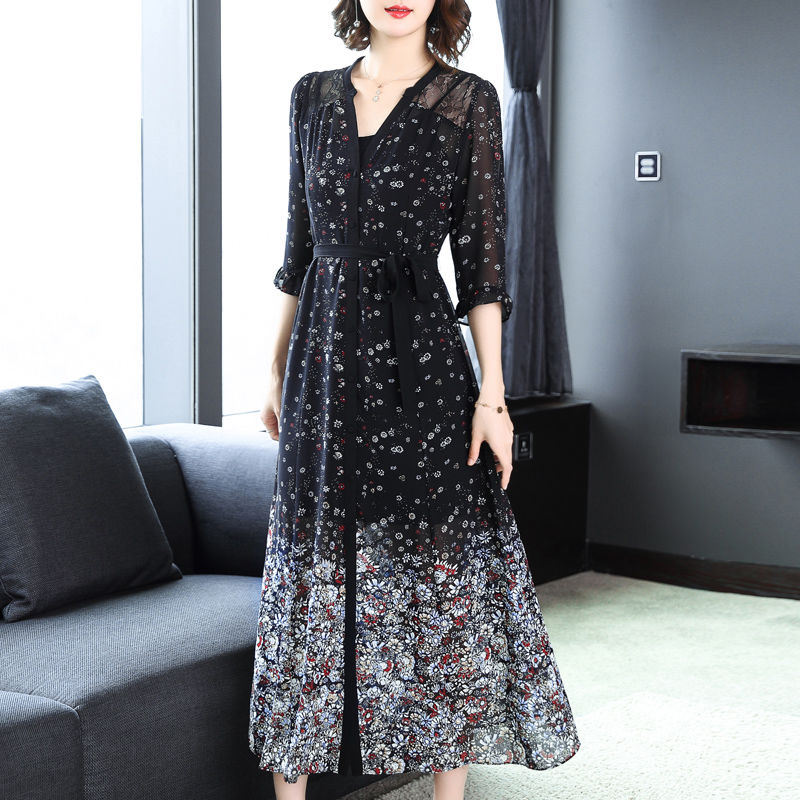 有一种美叫“旗袍”,立秋已到,42岁老婆穿旗袍,简直美若天仙