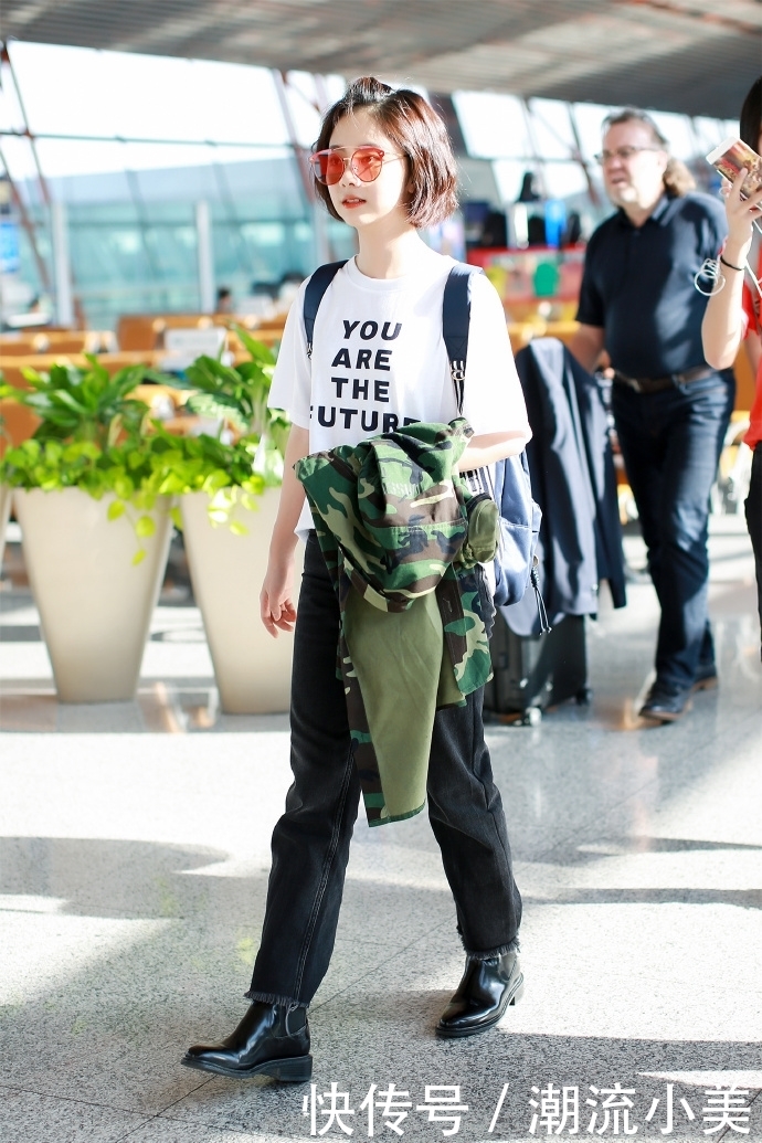 谭松韵身穿白T配牛仔，竟被说“肥”网友：你告诉我哪里肥了？