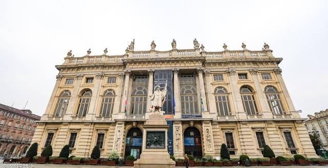 漫步在都灵街头,彷佛走进了一个古老的博物馆,这里是意大利第三