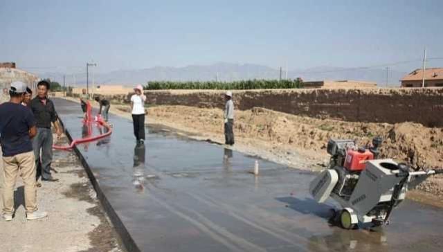  「沥青路面」混凝土修建的公路寿命更长，现在为何要禁止？专家