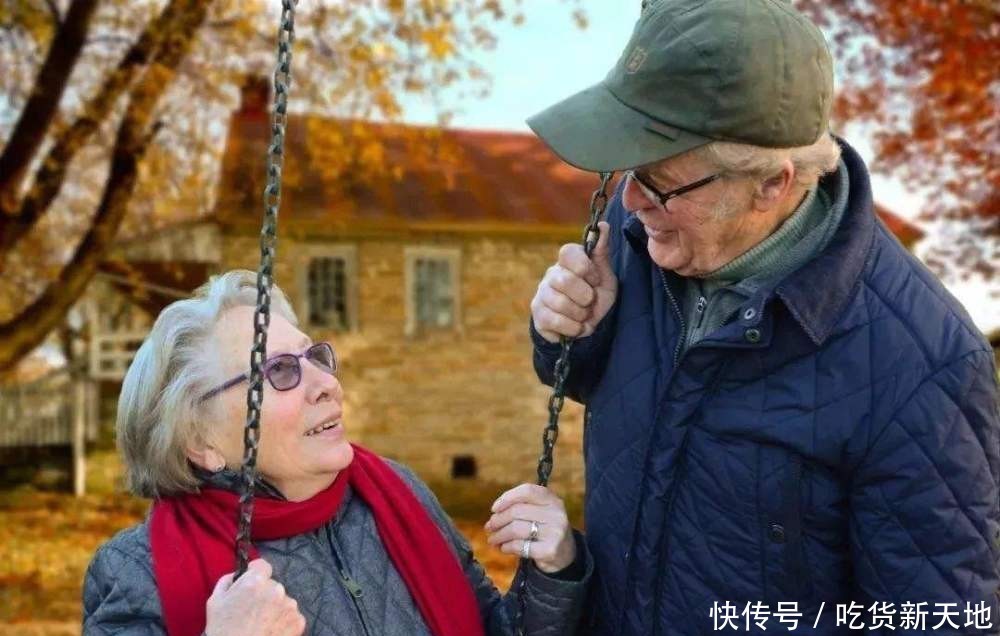  「养老金」50岁的夫妻，一般都有多少存款，他们都在为养老做准