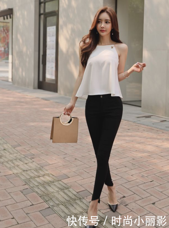 潇洒飘逸的打底裤美女，甜美显气质，十分抢眼！