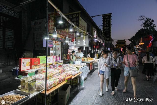 探访全国十大美食街——河南洛阳老城十字街夜市