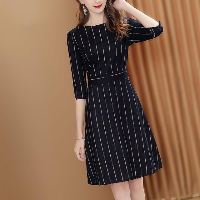 旗袍再美，都不如一件“薄”秋裙！高贵衬肤白，中秋国庆穿贼好看