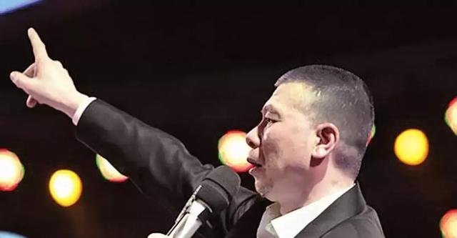 冯小刚写信回应崔永元，假的但植入广告是真的！