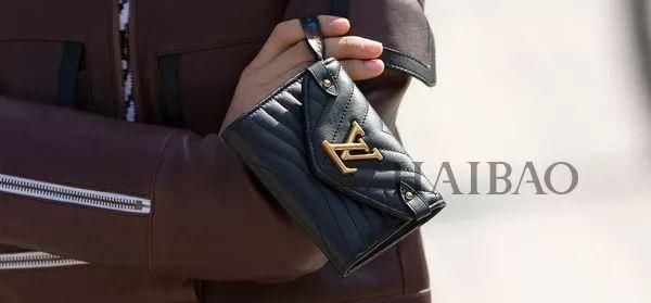 纠结| 漂亮包包太多出门背哪一款?2018后半年最流行的是这些!