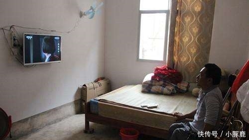  时间@新时代农村怪象之“返乡酒店行”，挣钱不容易，农民为啥不