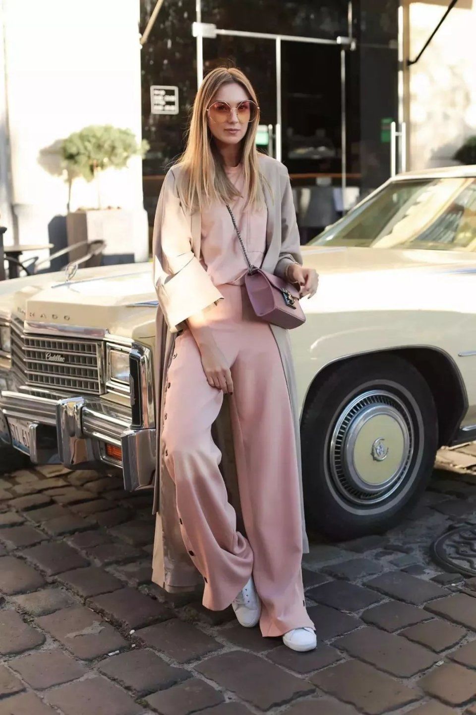 初秋穿阔腿裤，这3款绝不能碰!谁穿谁矮胖...