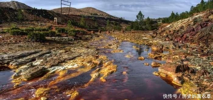 这可能是地球上最危险的河流,掉进去渣都不剩,河边寸草不生!