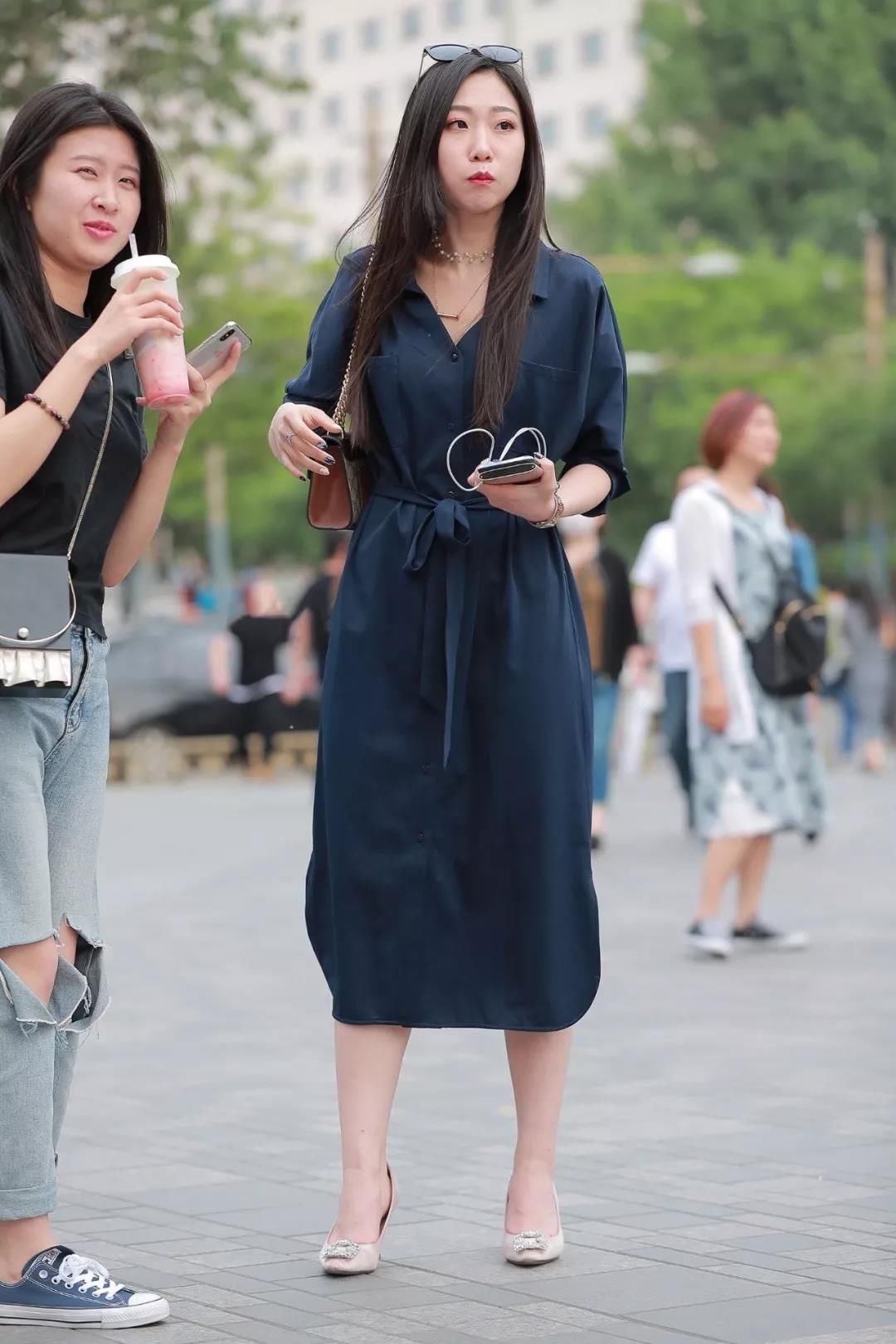 街拍路人，简约又耐看的穿搭参考，让你秀出时尚魅力