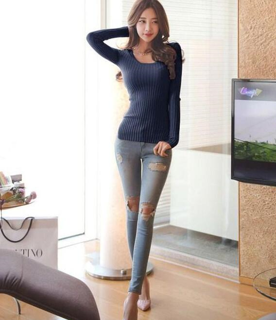 清纯靓丽的紧身裤小姐姐身材高挑有致，秀出曲线，瞬间成为女神！