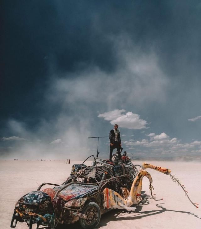 每年的这个时候，美国有一片沙漠就会变成世界上最离奇的地方