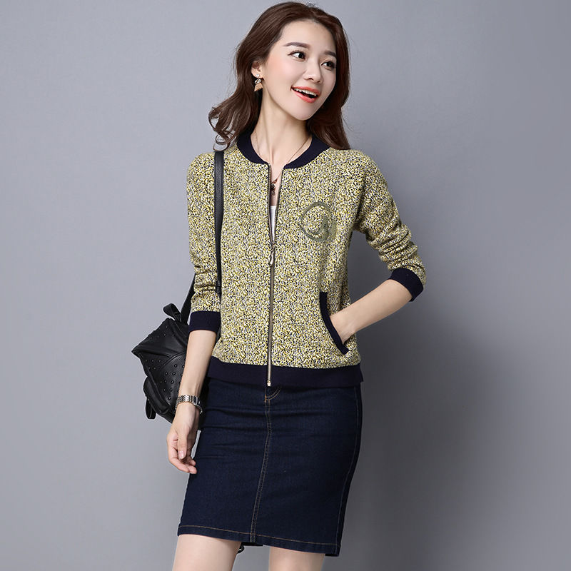 女人要是经济条件允许，全换成刚上秋装“开衫”特别时尚显美嫩