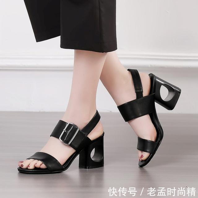  百搭中跟■凉鞋鱼嘴鞋，爱美的你，怎么能少了这一双凉鞋呢