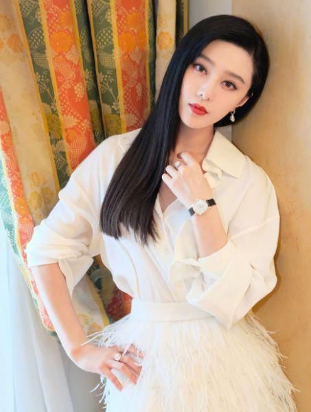 范冰冰工作室发15字微博，简短一句话又遭网友炮轰，她真的凉了