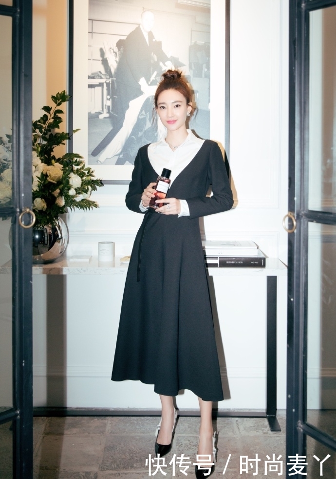 王丽坤真猛！脚踩12cm细针跟也敢出街，脚尖脚背垂成一条直线！