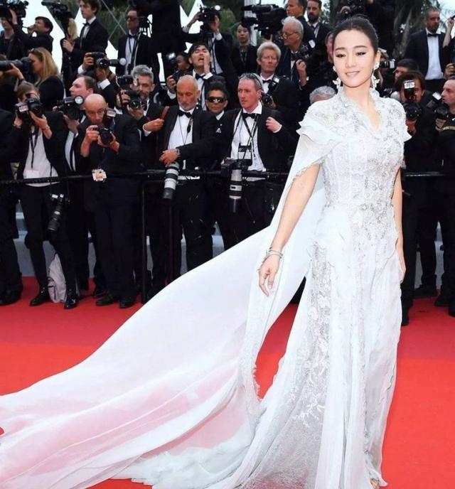 演员巩俐中国女排