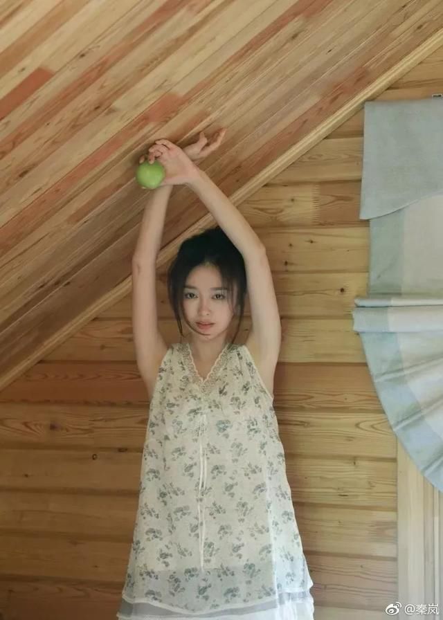 时髦办｜皇后娘娘，你的街拍挺炸的