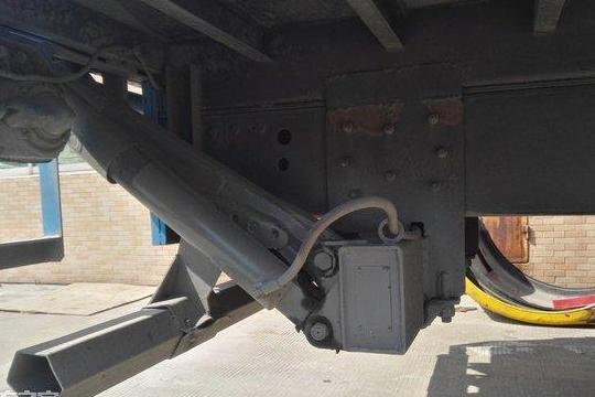 走进广东“骑师”的货运生活，开香港卡车有啥不一样？