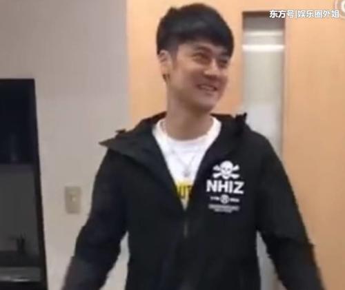 蒋劲夫公布恋情,在日本挤电车喝清汤,还曾说希望女友有公主病