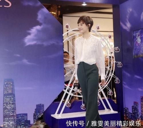 『时尚单品』有种“高级感”叫孙俪穿白衬衫,配墨绿色阔腿裤,简洁又高级大气