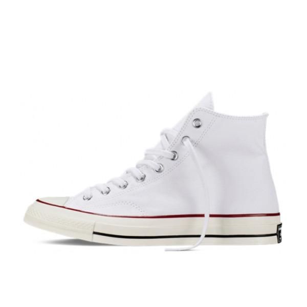 Converse Chuck 70 穿上了 Levi’s 的牛仔外套?