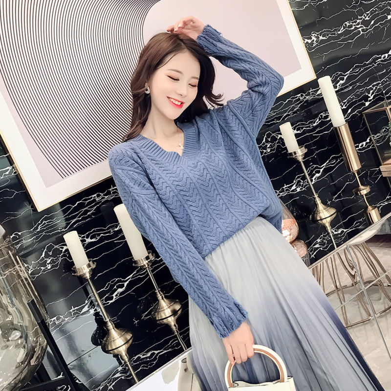 小姨33岁，从不紧身衣配短裙!只穿“小香风套装”，难怪美嫩