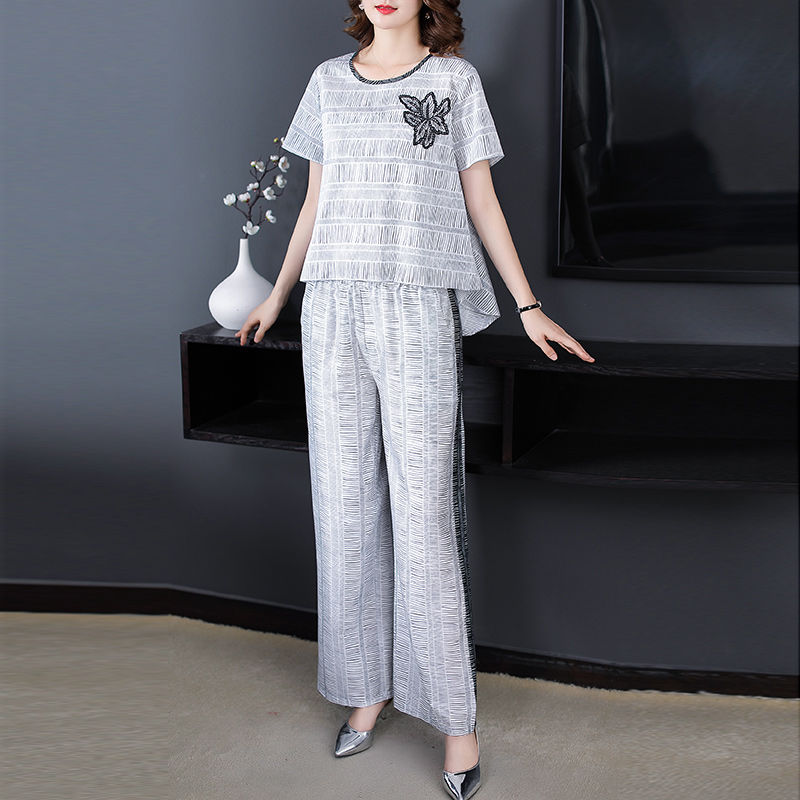 带娃出门千万别穿连衣裙，穿洋气阔腿裤套装，下一个辣妈就是你