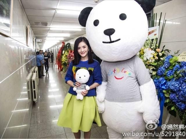 谢娜上快手热门!开通快手账号!三个视频涨粉九