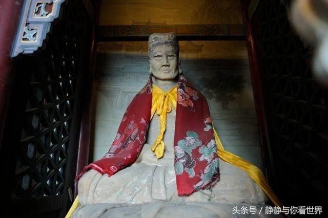 中国最“罕见”寺庙，15座“佛像”全是肉身佛，脚骨清晰可见