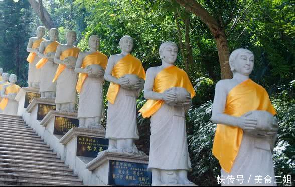 中国最有钱的寺庙，门票上百元，和尚天天都用麻袋来装钱