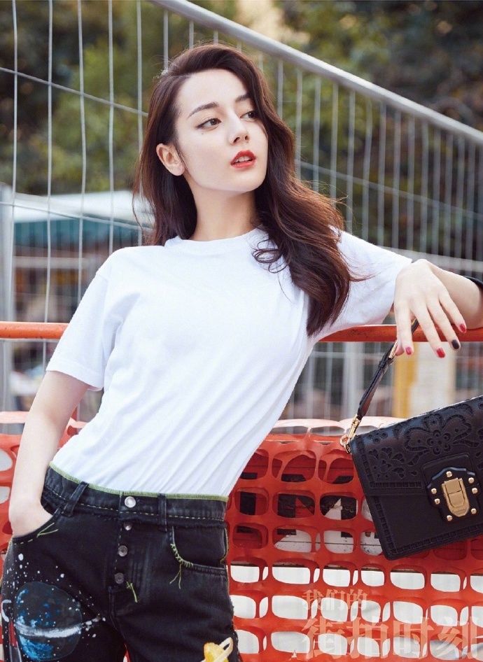 迪丽热巴:又美又酷,气质女神