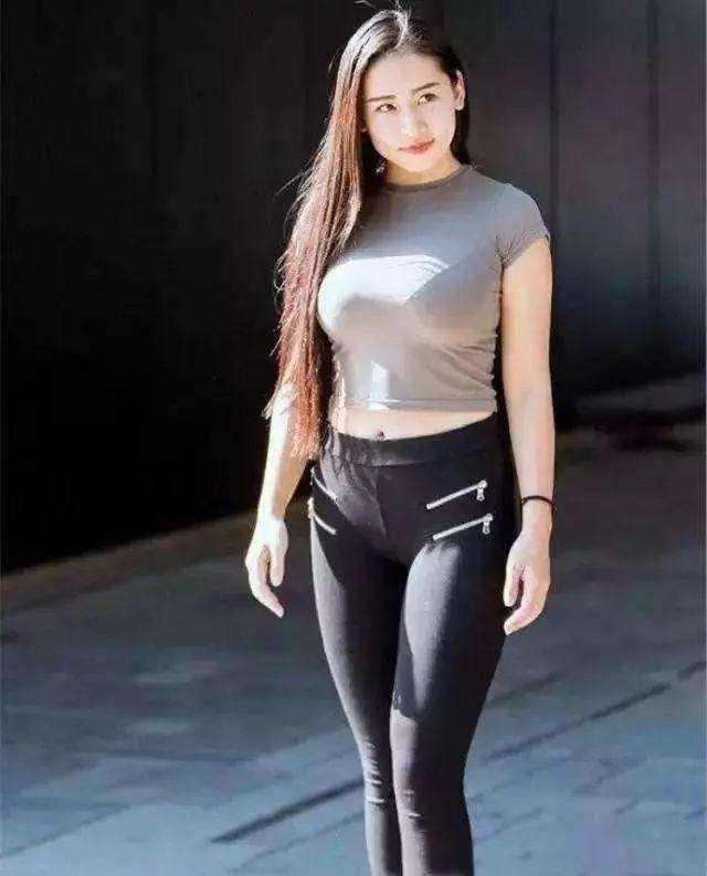 街拍: 偶遇紧身裙和紧身裤的小姐姐, 图4姐姐最迷人！