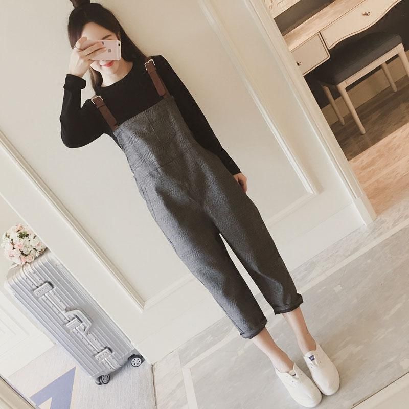 马上国庆了，出门游玩千万别穿碎花裙!瞧这港风套装，减龄又方便