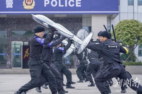  全警■长沙特警开展“全警实战大练兵”