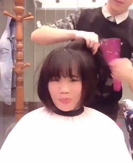 大脸妹剪头之前自卑不已, 剪完之后, 美的自己认不出