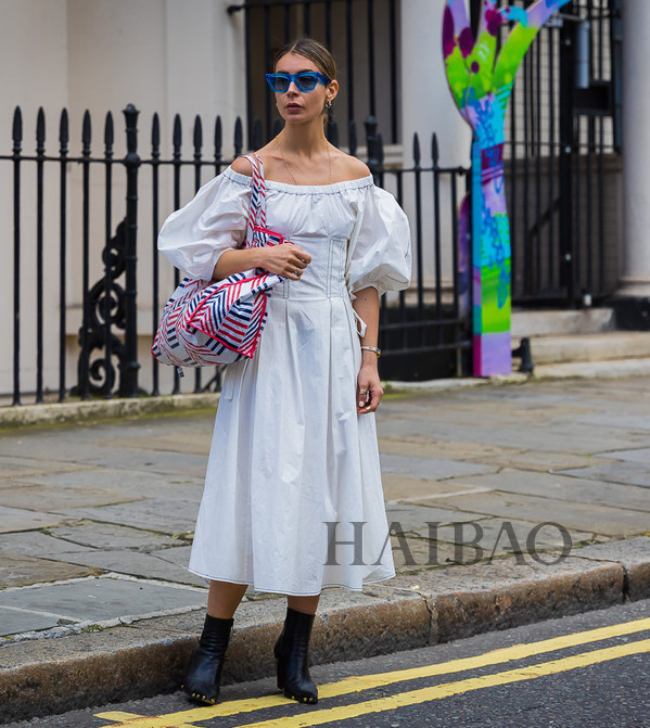 如何用白色单品时髦度夏