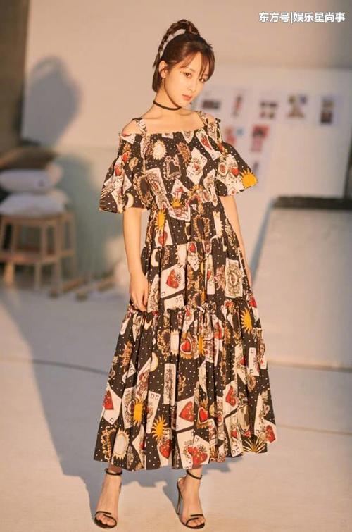 杨紫真的绝了，把“库洛牌”全都穿身上，难怪能让邓伦“心动”！