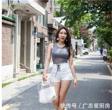  『美女』个性时尚的美女街拍：光彩照人的美女，给你时尚自信的感觉