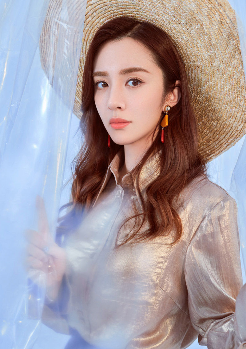 王晓晨清新靓丽时尚写真图集，时尚气质，迷人风采!