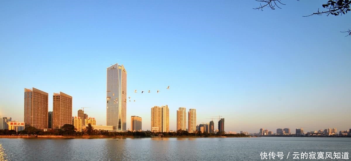 江苏一个鲜有人知的江中岛，是长江中的第三大岛，称“江中绿岛”