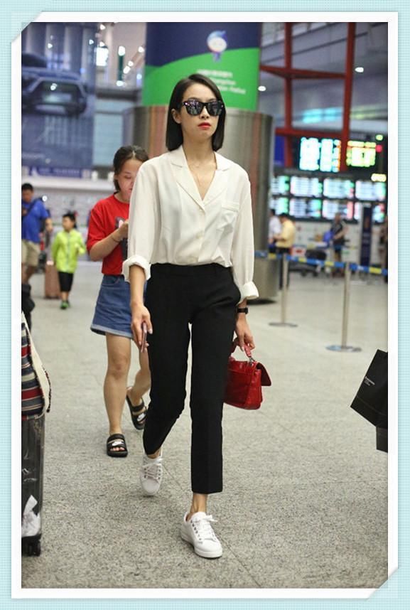 宋茜厉害！穿抹胸裙还敢在中间开个叉，网友：身材没点料真挂不住