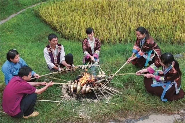 她们都嫁给了农民，但城里人还追到大山里