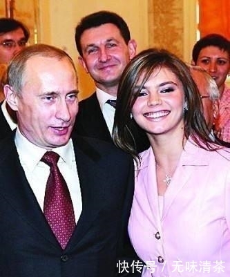 普京和结发妻子柳德米拉离婚已经6年多了,