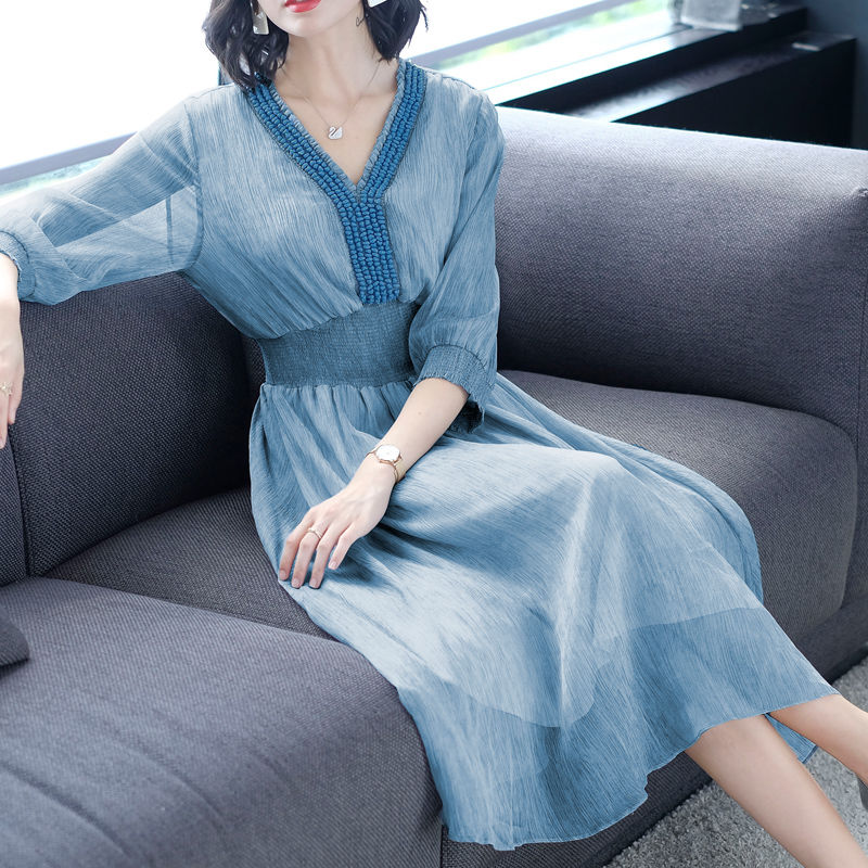 太美了!这才是50岁女人该穿的，赶紧把衣柜里的妈妈装都扔了