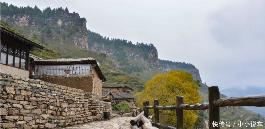 建在500米绝壁上的村子，上百年来悬空不倒，专家都感叹建筑技巧